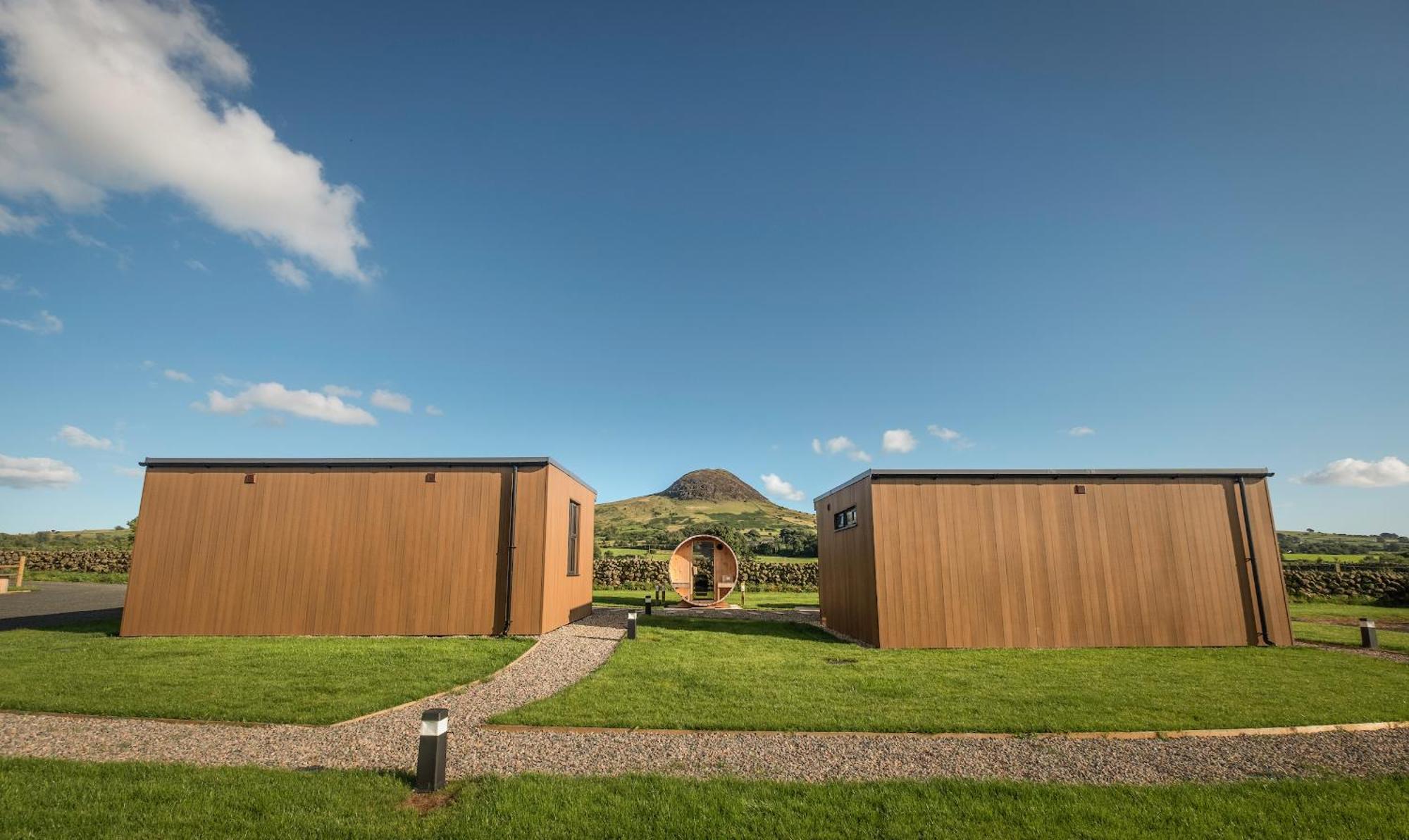 Slemish Hideaway - Funky Pheasant Lodge Broughshane