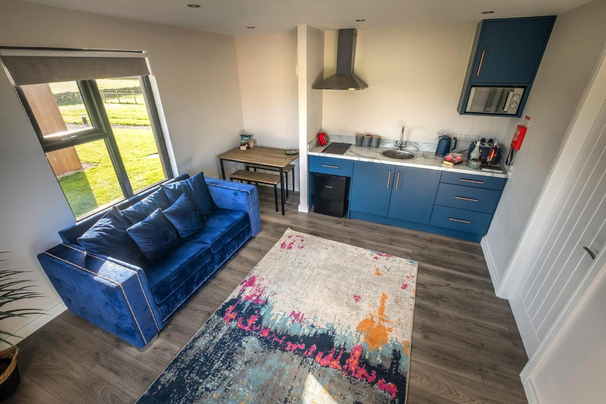 Slemish Hideaway - Funky Pheasant Lodge *
